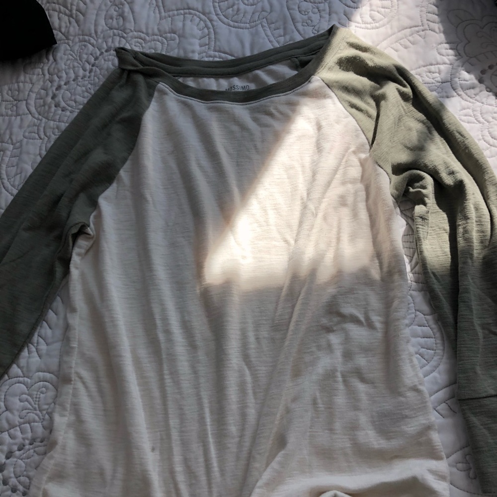 3/4 sleeve top!